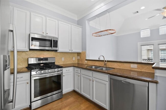 Building Photo - 5954 Kansas St
