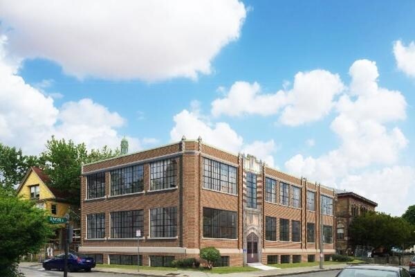 Primary Photo - Off Centre Lofts