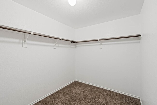 Building Photo - 2120 Tulipwood Dr