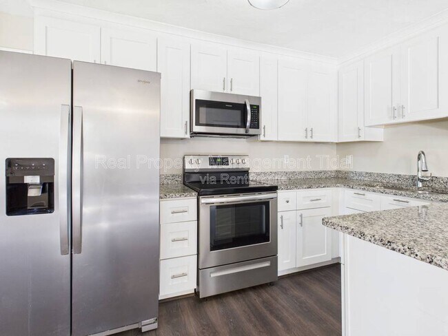 Building Photo - 8000 Diggs Rd