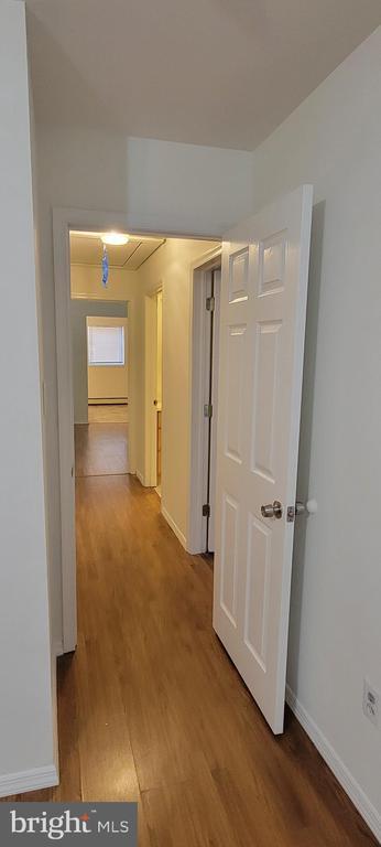 Building Photo - 2401 N Lakeshore Dr