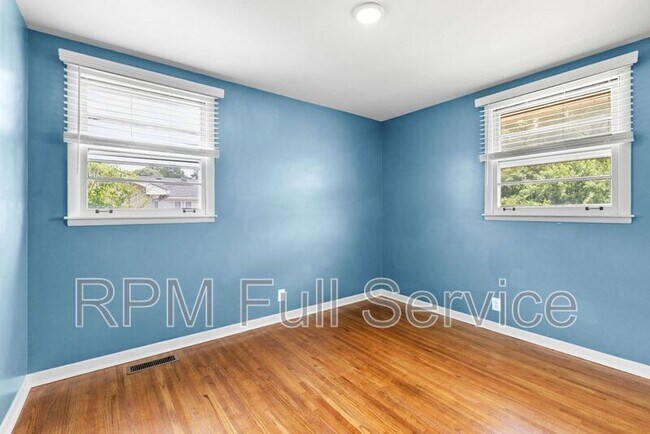 Building Photo - 3127 Larkspur Dr