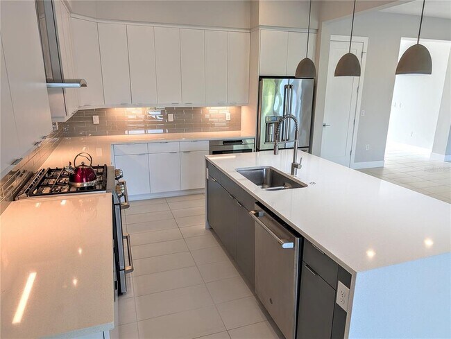 Building Photo - 7744 Sandhill Lake Dr