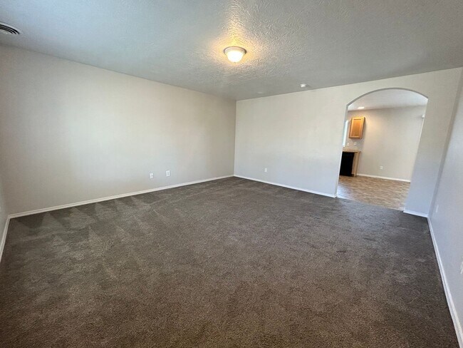 Building Photo - Discover Tranquil Living at Ariposa Park: 4BR, 2.5BA Home