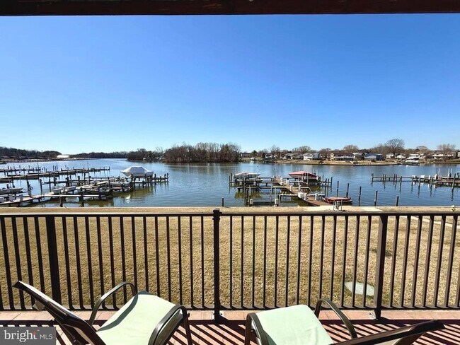 Building Photo - 532 Riviera Dr