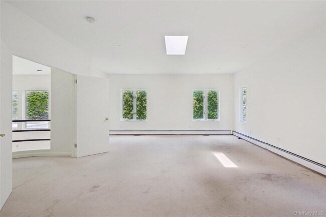 Building Photo - 67 Parkway Dr