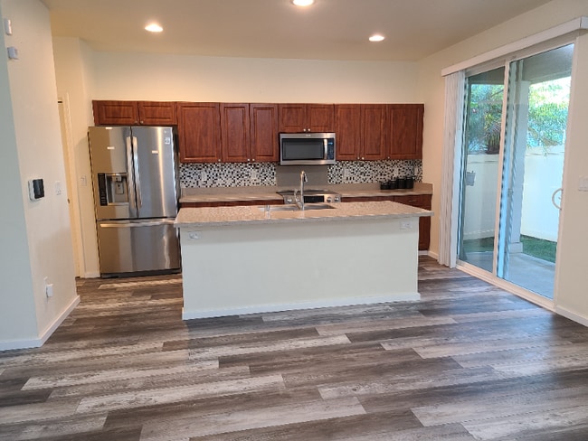 Building Photo - 91-6221-6221 Kapolei Pkwy