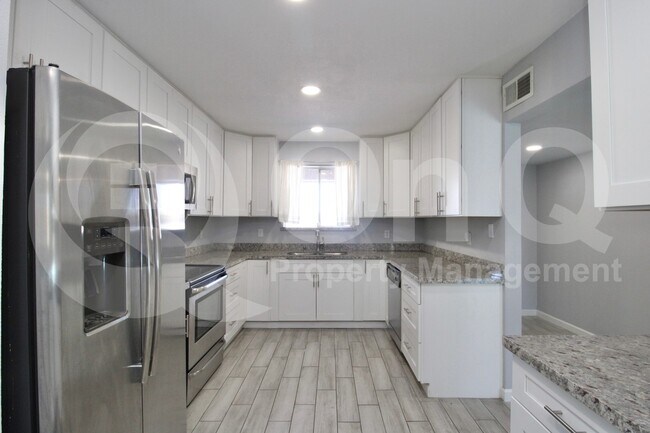 Building Photo - 8838 N 42nd Ave