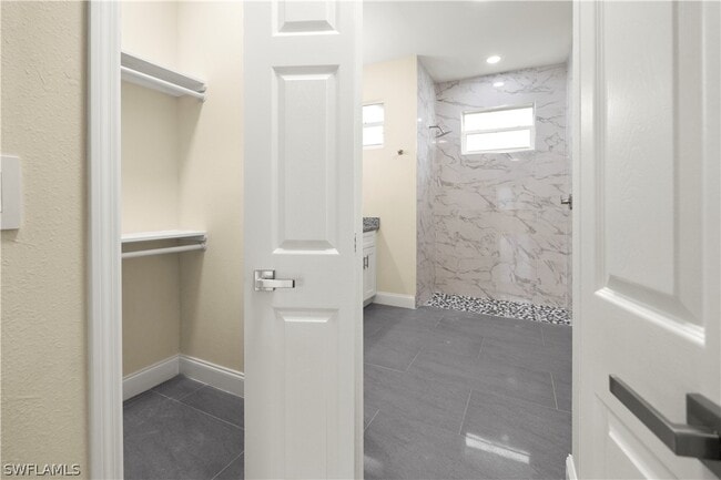 Building Photo - 1043 Albert Ave