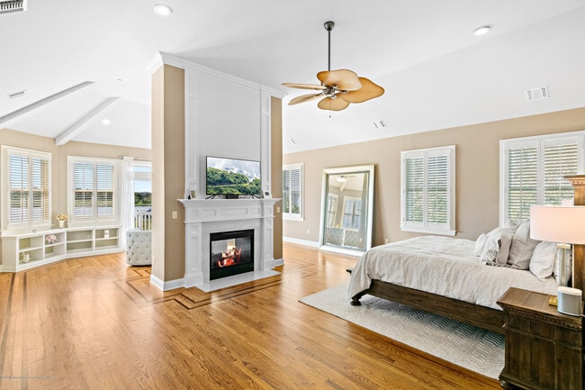 Building Photo - 30 Columbus Dr