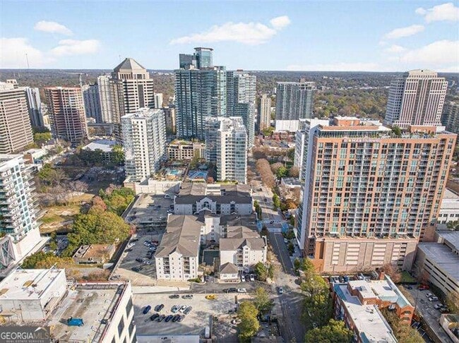 Building Photo - 1074 Peachtree Walk NE