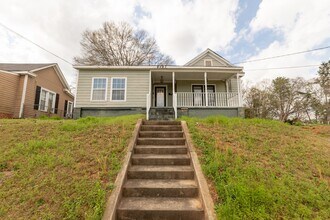 Building Photo - Available Now!  Affordable, Move-In Ready Home close to Interstate & Downtown Columbus.