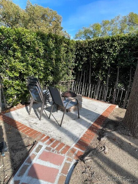 Building Photo - 320 McHenry Rd