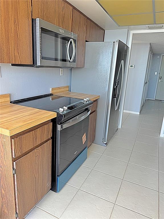 Building Photo - 400 Island Way