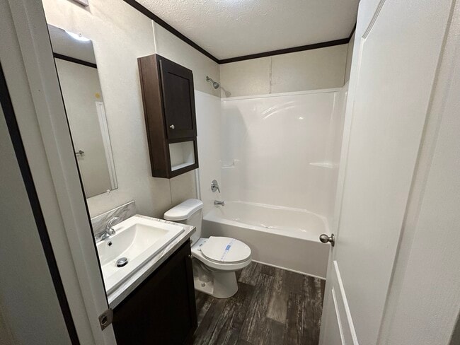 Building Photo - 691 Oregon St