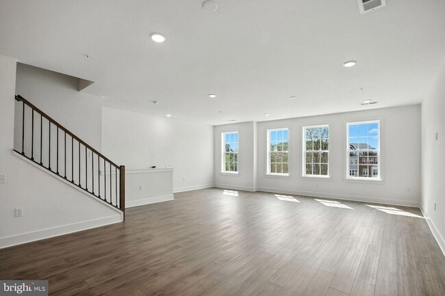 Building Photo - 10834 Cedar Ave