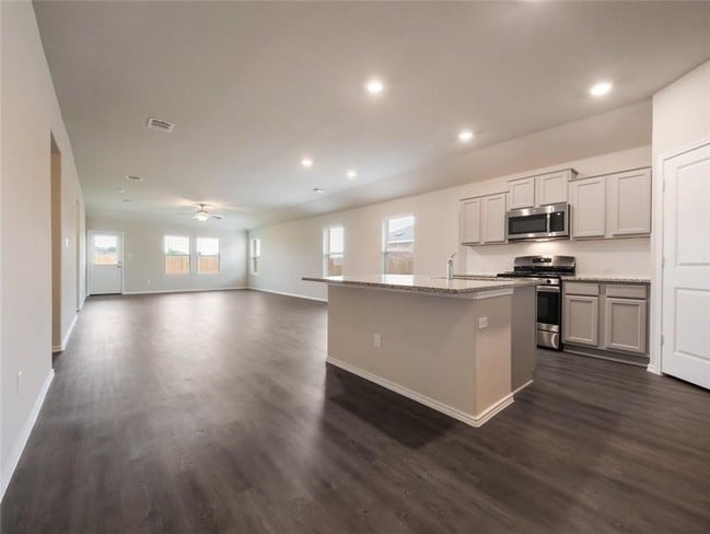 Building Photo - 11808 Reindeer Dr