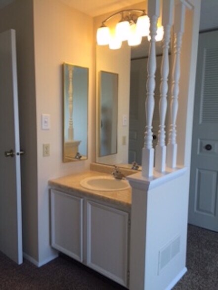 Building Photo - 167 Scott Ln