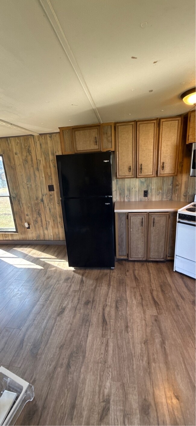 Building Photo - 112 W Spruce