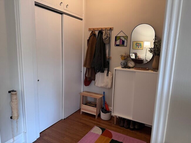 Building Photo - 2251 W Giddings St