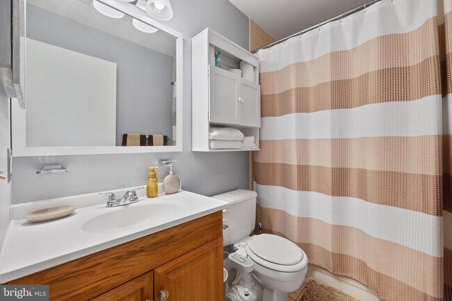 Building Photo - 209 Water Fountain Ct