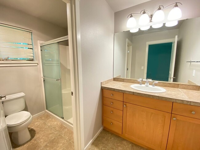 Building Photo - 2068 NW Boulder Way Dr