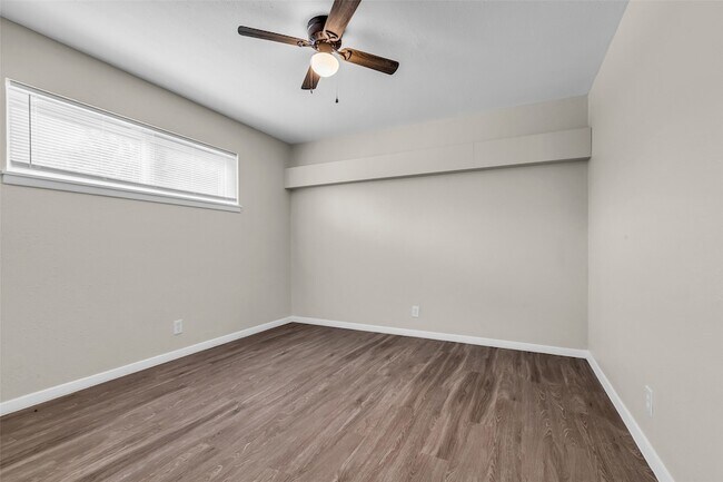 Building Photo - 4706 Yellowstone Blvd