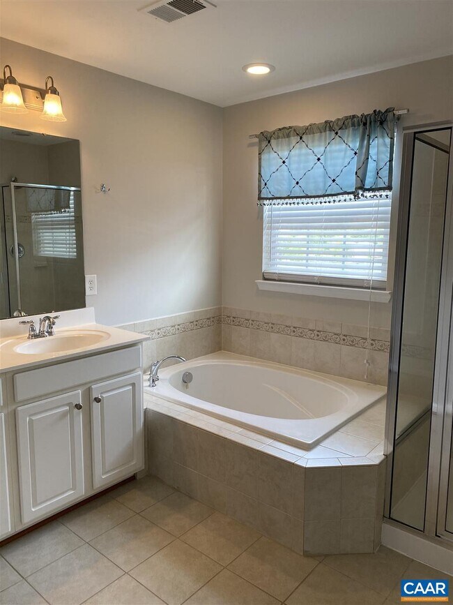 Building Photo - 1930 Asheville Dr