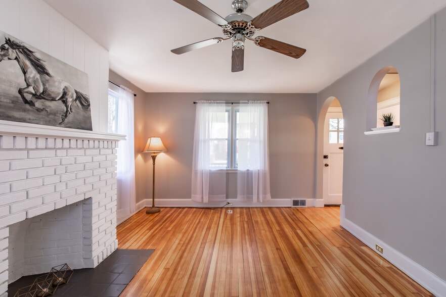 Building Photo - 1617 Cloverleaf St