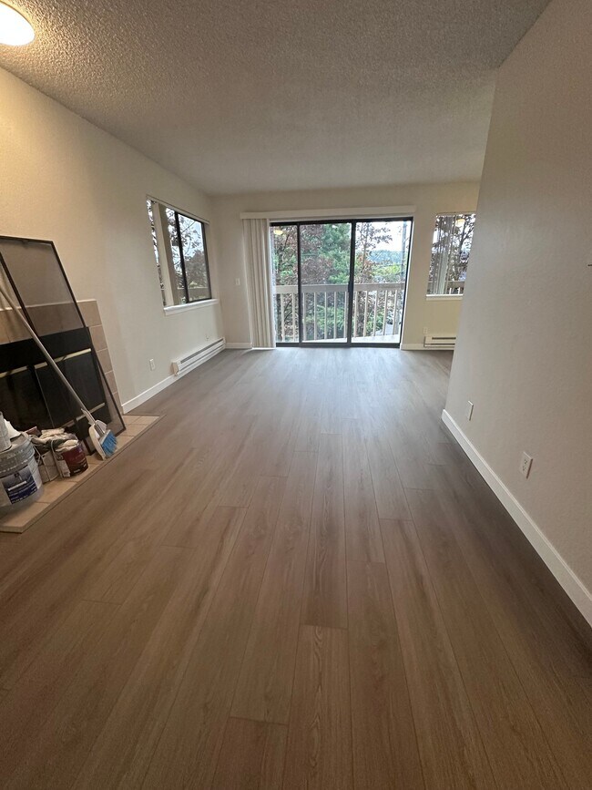Building Photo - 3001 SW Avalon Way