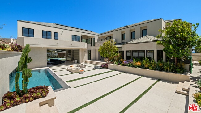 Building Photo - 31100 Broad Beach Rd