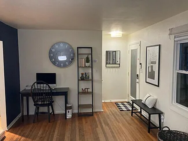 Building Photo - 2 Bed | 1 Bath | Brookside
