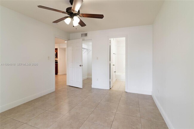 Building Photo - 875 Riverside Dr