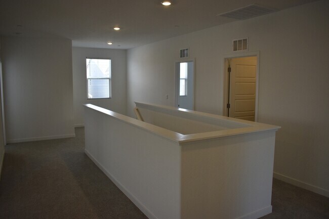Building Photo - 7068 E Simpson Ave