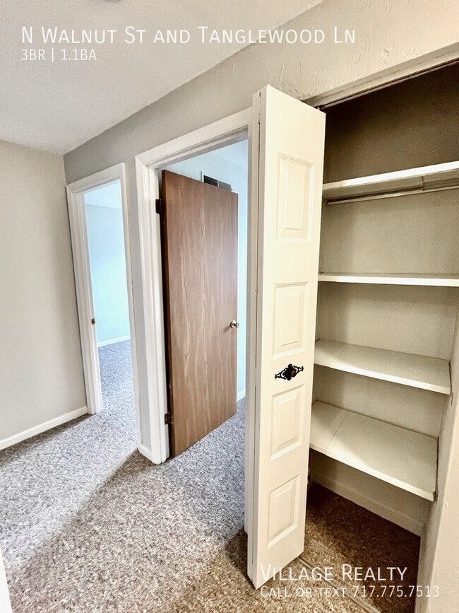 Building Photo - 492 N Walnut St