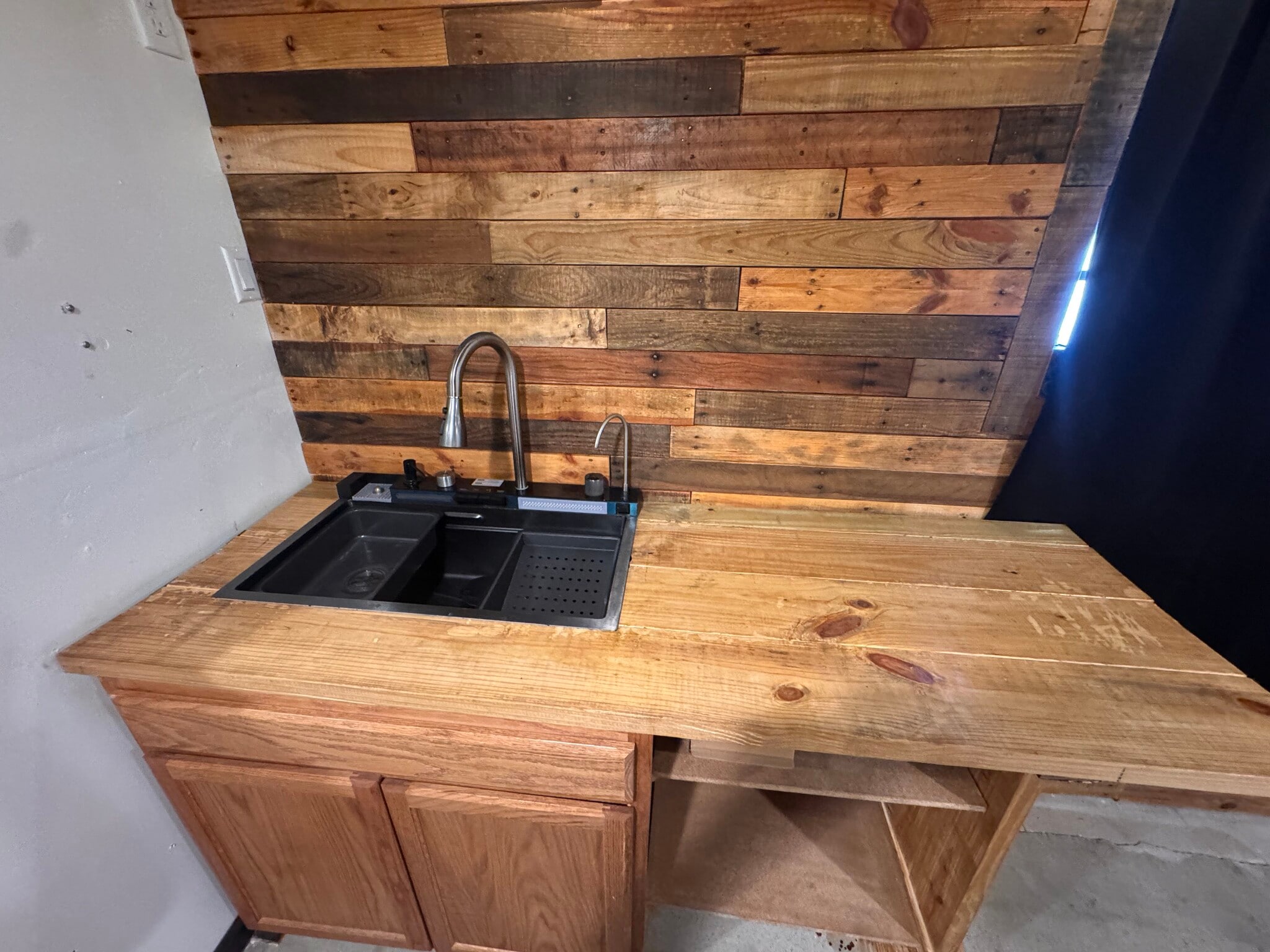 Building Photo - 1207 Sandburg Dr