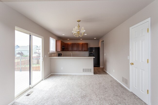Building Photo - Beautiful 4-bedroom 3-bath located in Stetson Hills!