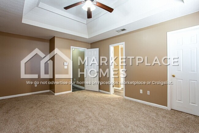 Building Photo - 832 Asbury Way