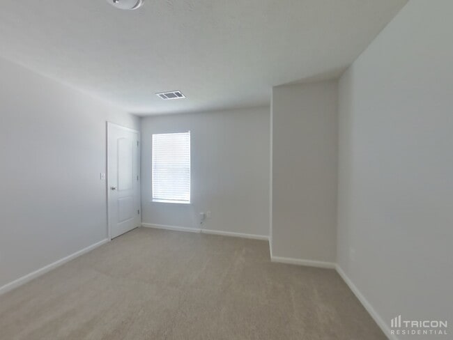 Building Photo - 3892 Alderwoods Dr