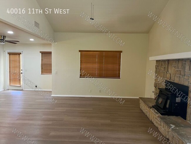 Building Photo - 40016 11th St W