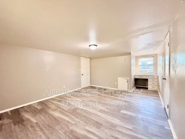 Building Photo - 1132 SW 61st St