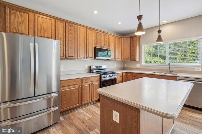 Building Photo - 2973 Myrtlewood Dr