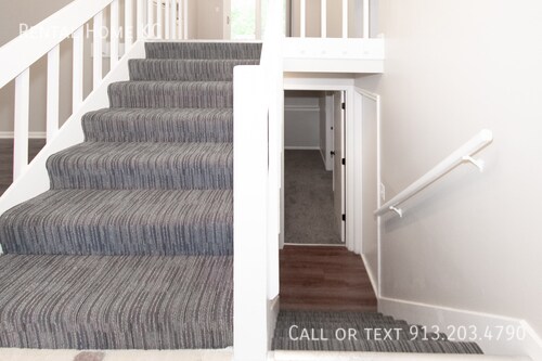 Building Photo - 7920 W 113th Terrace