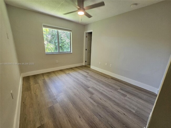 Building Photo - 560 NE 63rd St