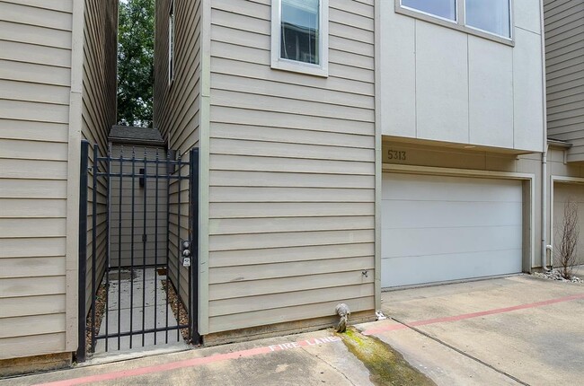 Primary Photo - 5313 Ave J-