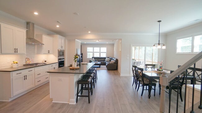 Building Photo - 329 Sparrow Rdg Dr