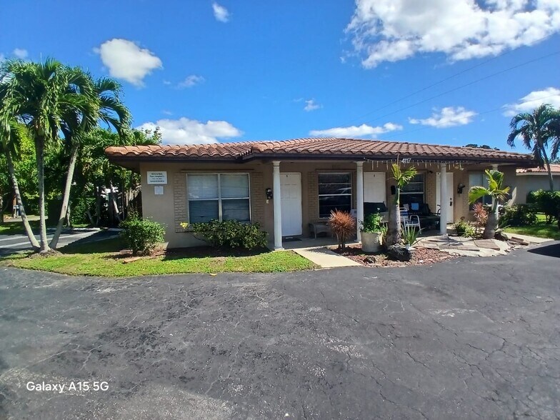 Primary Photo - 4117 Riverside Dr