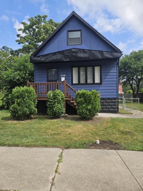 Building Photo - 308 153rd Pl