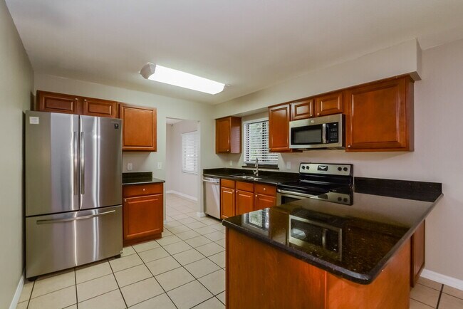 Building Photo - 239 Holiday Ln