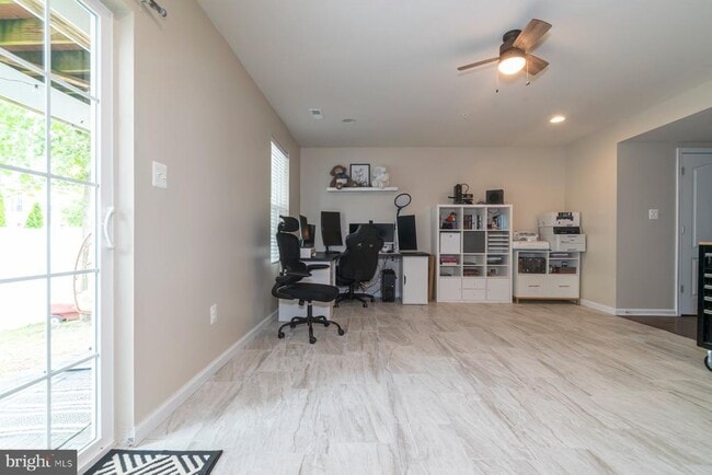 Building Photo - 7469 Tanyard Knoll Ln